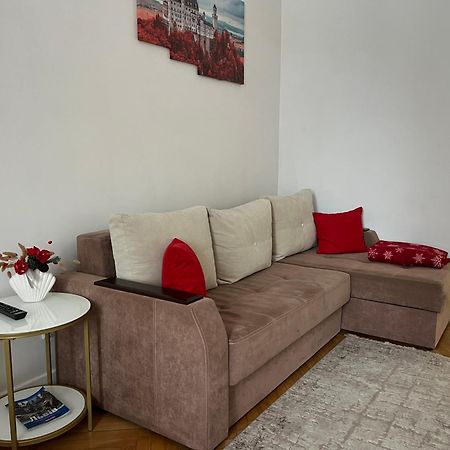 Siesta Apartment On Stefanyka リヴィウ エクステリア 写真